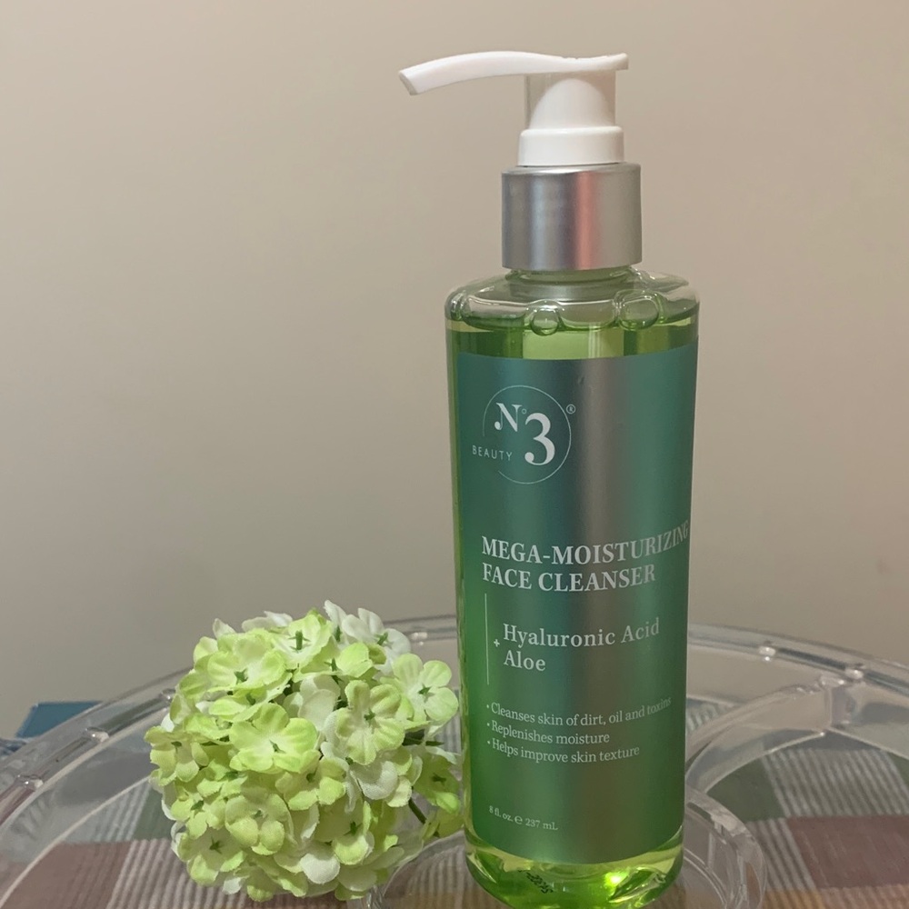 No. 3 Mega - Moisturizing Face Cleanser with Hyaluronic Acid